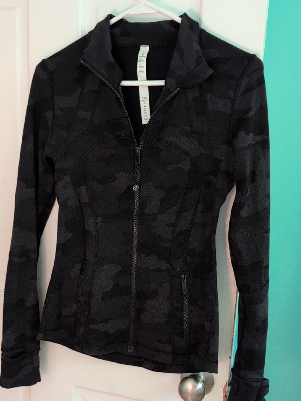 NWOT lululemon athletica Black Camo Define Jacket